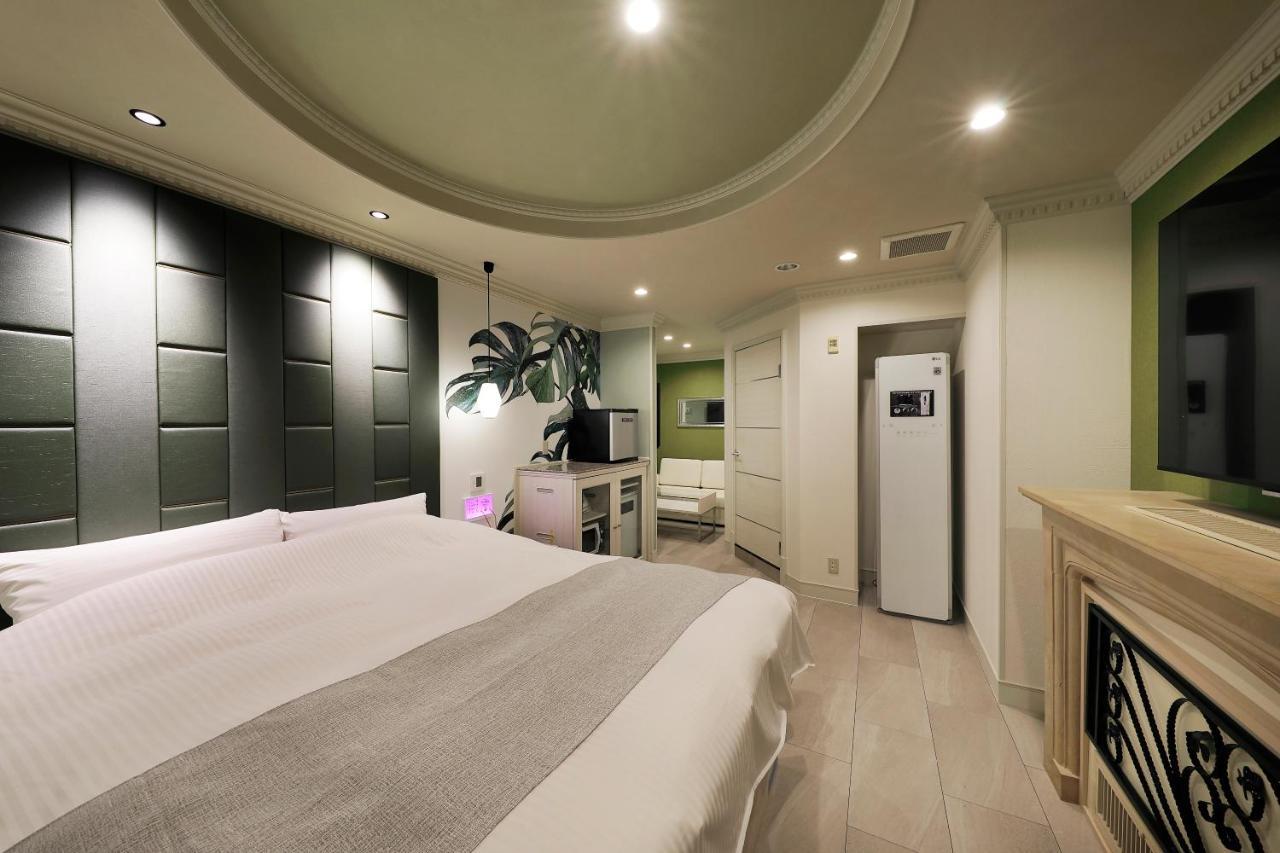 ホテルバースデー岐阜西店 Hotel Birthday Gifuwest (Adults Only) المظهر الخارجي الصورة