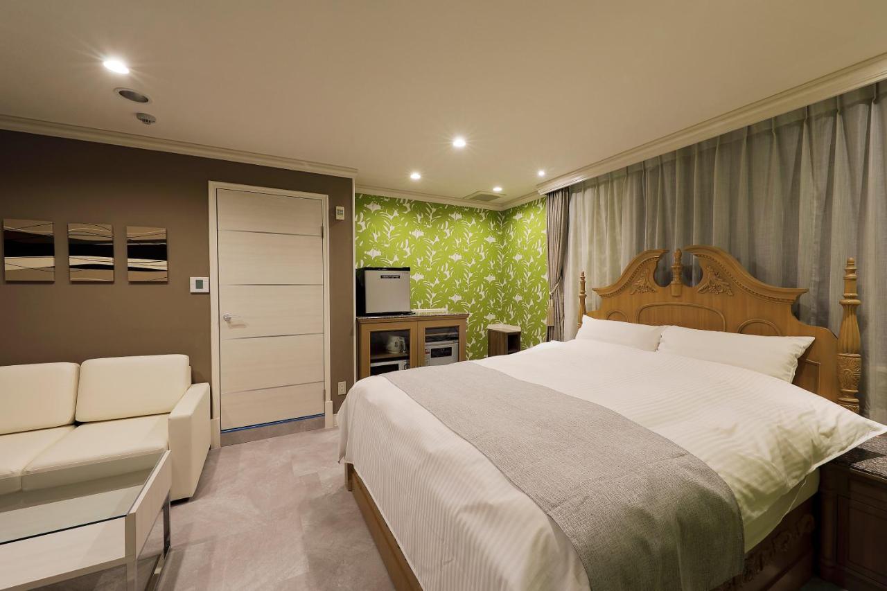 ホテルバースデー岐阜西店 Hotel Birthday Gifuwest (Adults Only) المظهر الخارجي الصورة