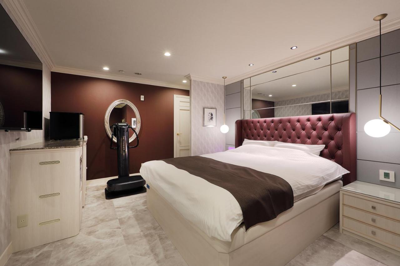 ホテルバースデー岐阜西店 Hotel Birthday Gifuwest (Adults Only) المظهر الخارجي الصورة