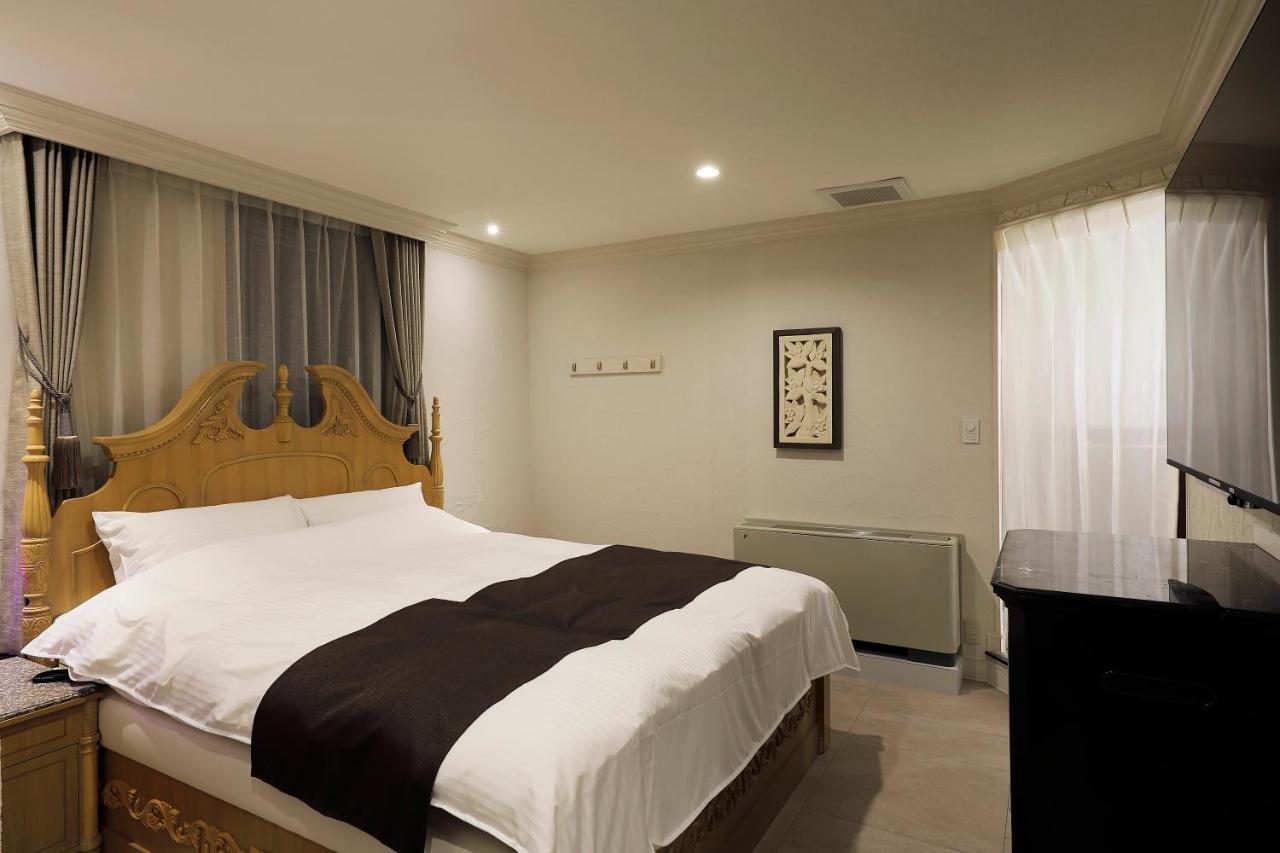 ホテルバースデー岐阜西店 Hotel Birthday Gifuwest (Adults Only) المظهر الخارجي الصورة